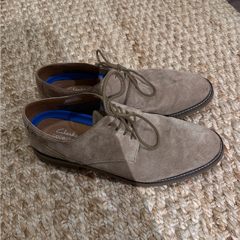 Clarks Men’s Jackson Low Oxford Suede Boots in Taupe Barely Worn
